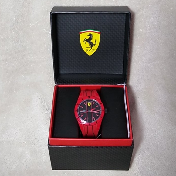 *SOLD* Scuderia Ferrari RedRev Analog Men's Watch - Picture 6 of 9